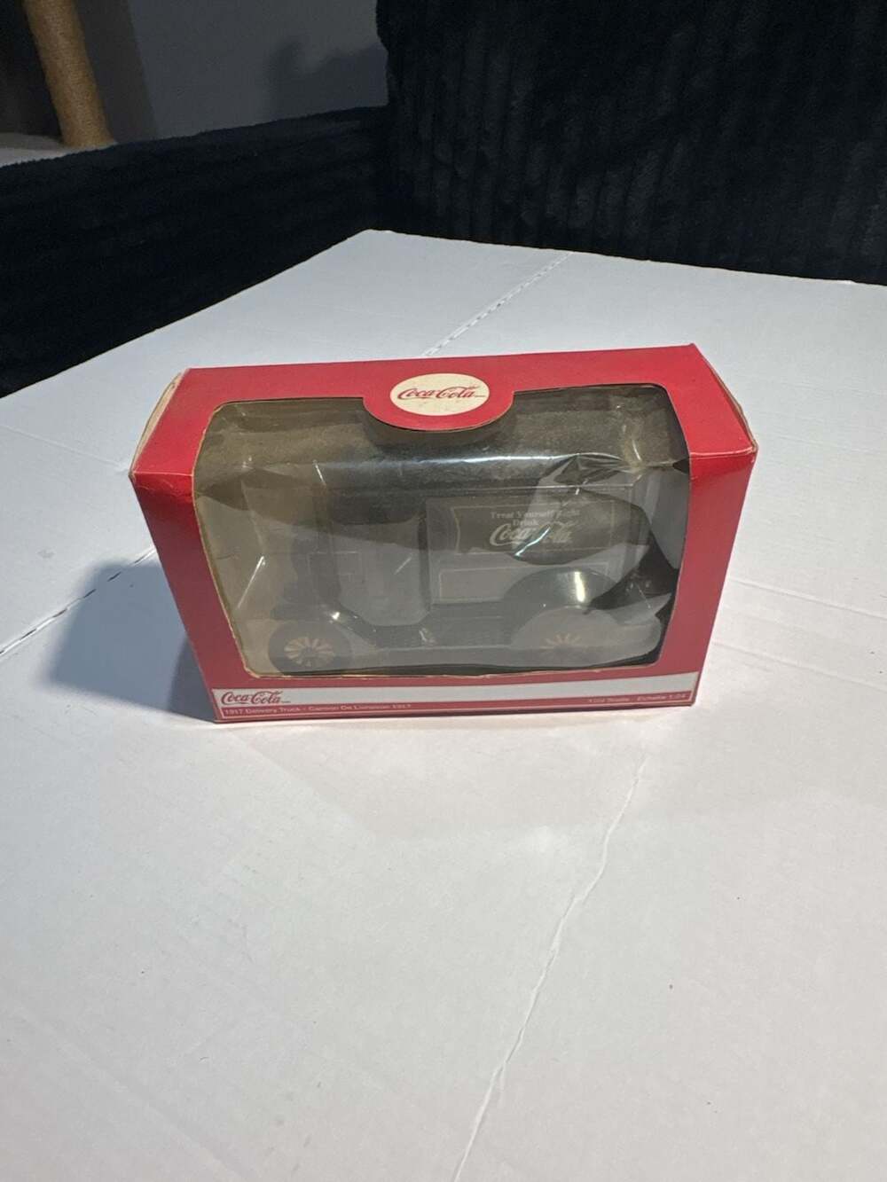 Coca-Cola 1917 Delivery Truck 1:24 Scale Diecast Model